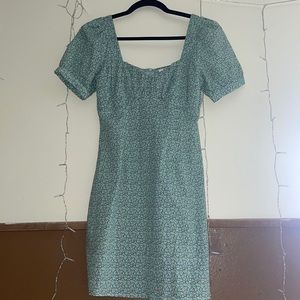 Beautiful floral green dress, never worn new with tags